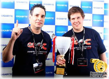 Team USA, Fugger & Vapor, Set 3DMark Vantage World Record with Intel Core i7 975, GA-EX58-UD5