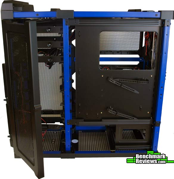 Antec_Lanboy_Air_Side_Door.jpg