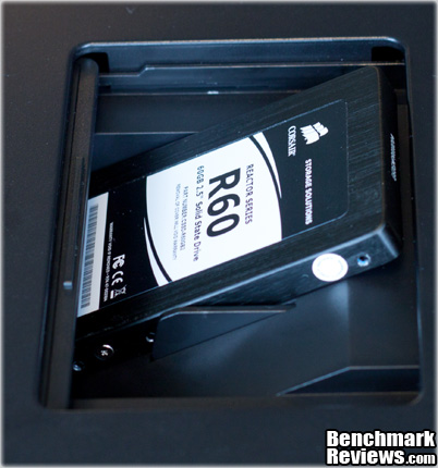 Corsair_Obsidian_650D_External_Drive_Bay.jpg