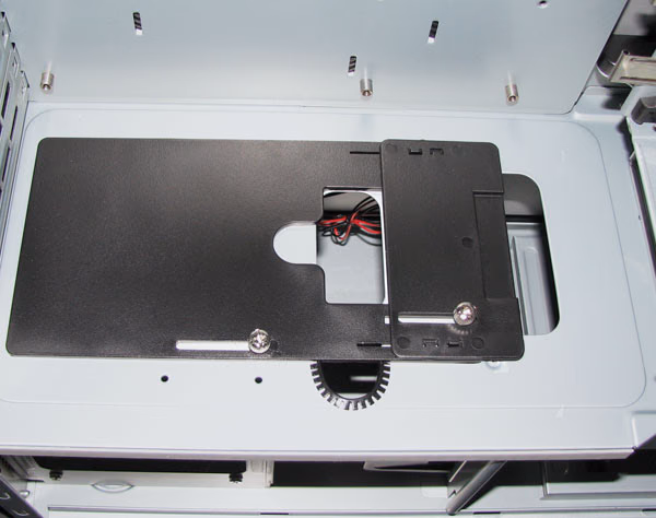 Antec P182 ATX Case Compartment Portal