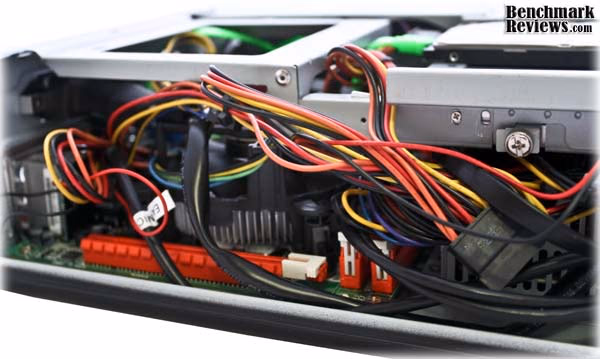 Antec ISK Cable%20Management
