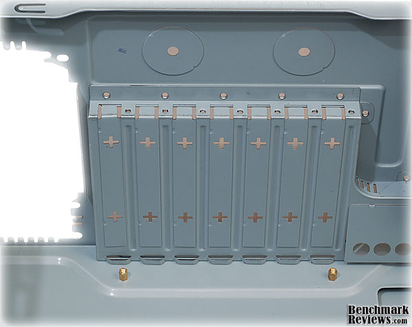 Antec_Two_Hundred_Case_CardSlots_01.jpg