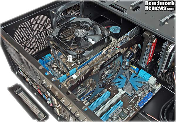 SilverStone_Grandia_GD07_HTPC_Case_Fully_Stuffed_01.jpg