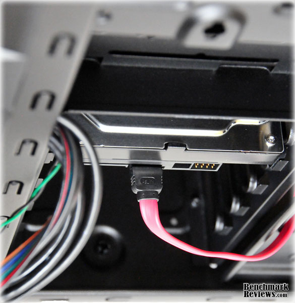 nzxt_lexa_s_sata_cable.jpg