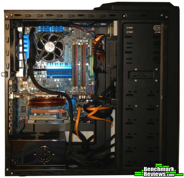 Antec_One_Hundred_Computer_Case_Int_Motherboard_001.jpg