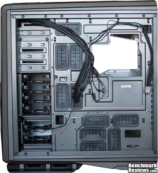 NZXT_Phantom_820_Back_Open.jpg