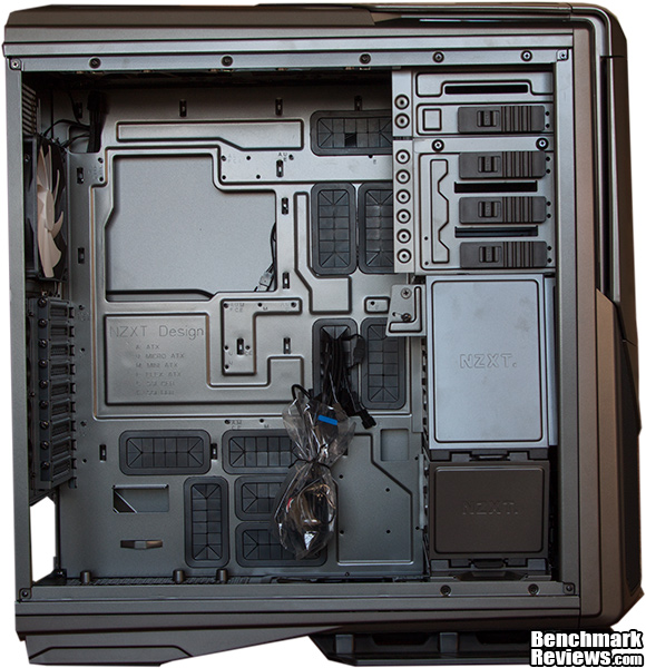 NZXT_Phantom_820_Front_Open.jpg