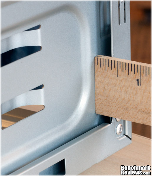 Cooler_Master_371_Ruler.jpg