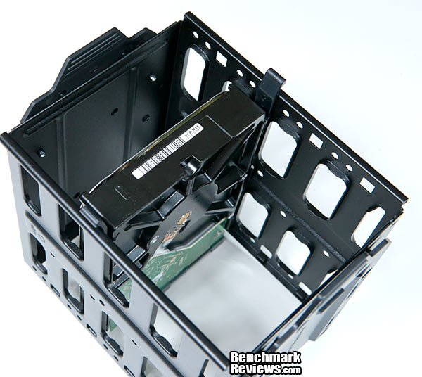 CoolerMaster_Silencio_550_HD_CageSolo-Review.jpg