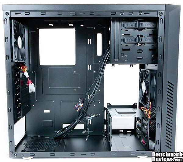 CoolerMaster_Silencio_550_Side_Open_NoDriveCarraige-Review.jpg