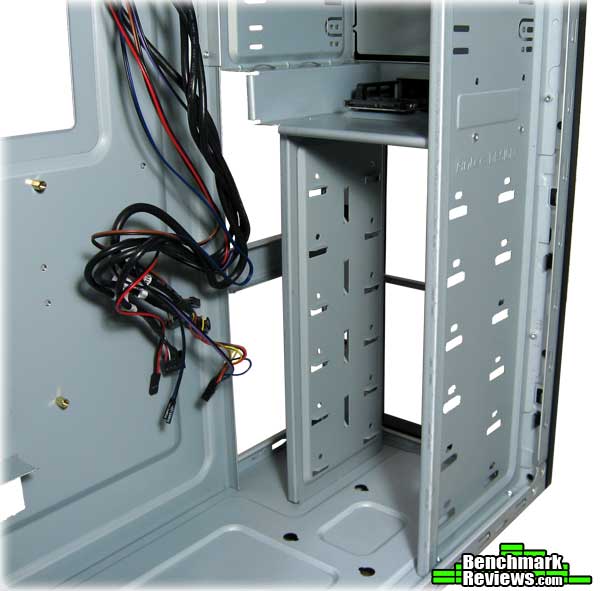 Antec_Six_Hundred_V2_Bottom_Drive_Bays.jpg