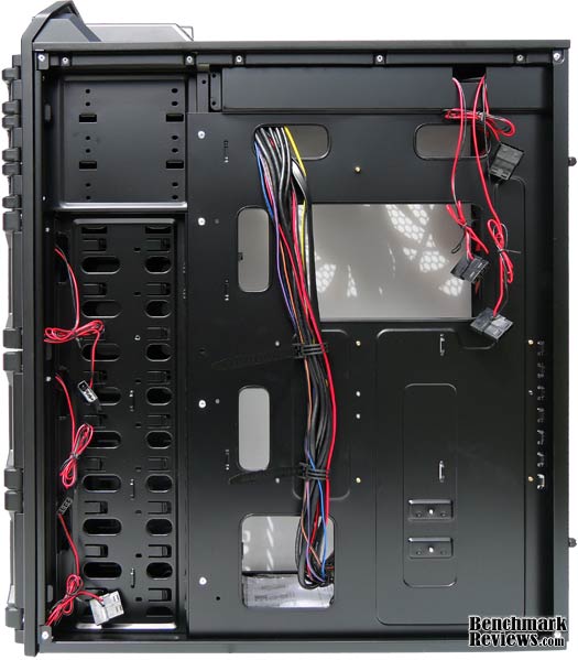 Antec_Dark_fleet_DF-85_Behind_Mobo_Tray.jpg