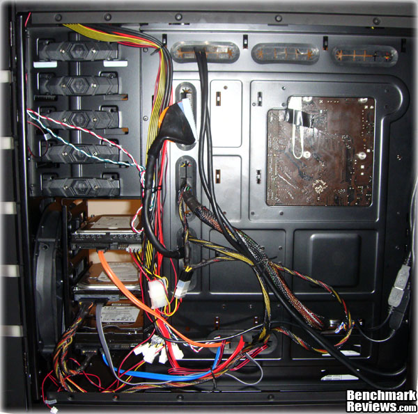 BitFenix_Colossus_Interior_Backside.jpg