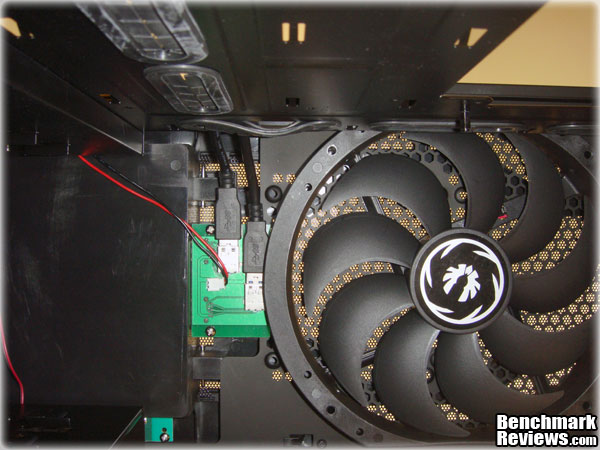 BitFenix_Colossus_Interior_TopFan.jpg
