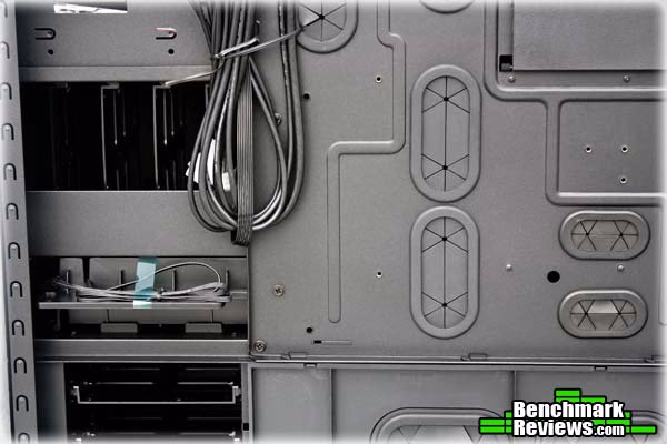 Corsair 700D Back Pannel1