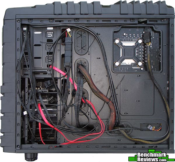 Thermaltake Overseer RX I Case Cable Routing