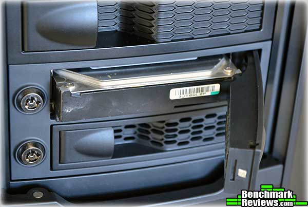 cooler_master_cosmos_ii_hot_swap.jpg