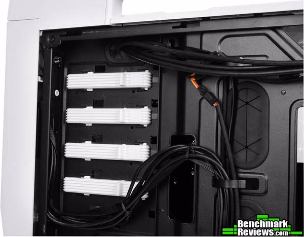 Thermaltake Lvl10 GT SE Drive Bays