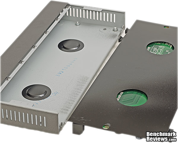 NETGEAR_ProSafe_GS110T_SmartSwitch_Case_Bottom_01.jpg
