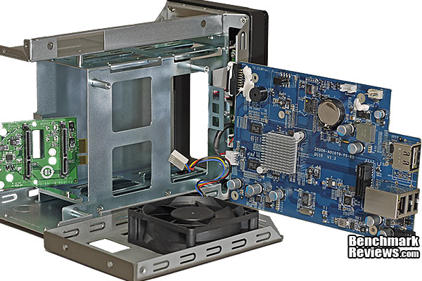 QNAP_TS-219P_Turbo_NAS_Server_The_Guts_01.jpg